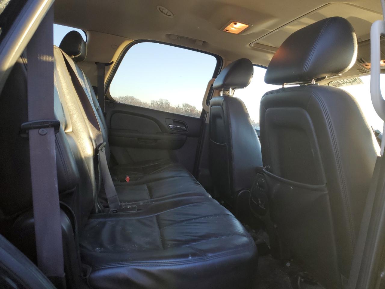 2010 Chevrolet Tahoe - Image 11