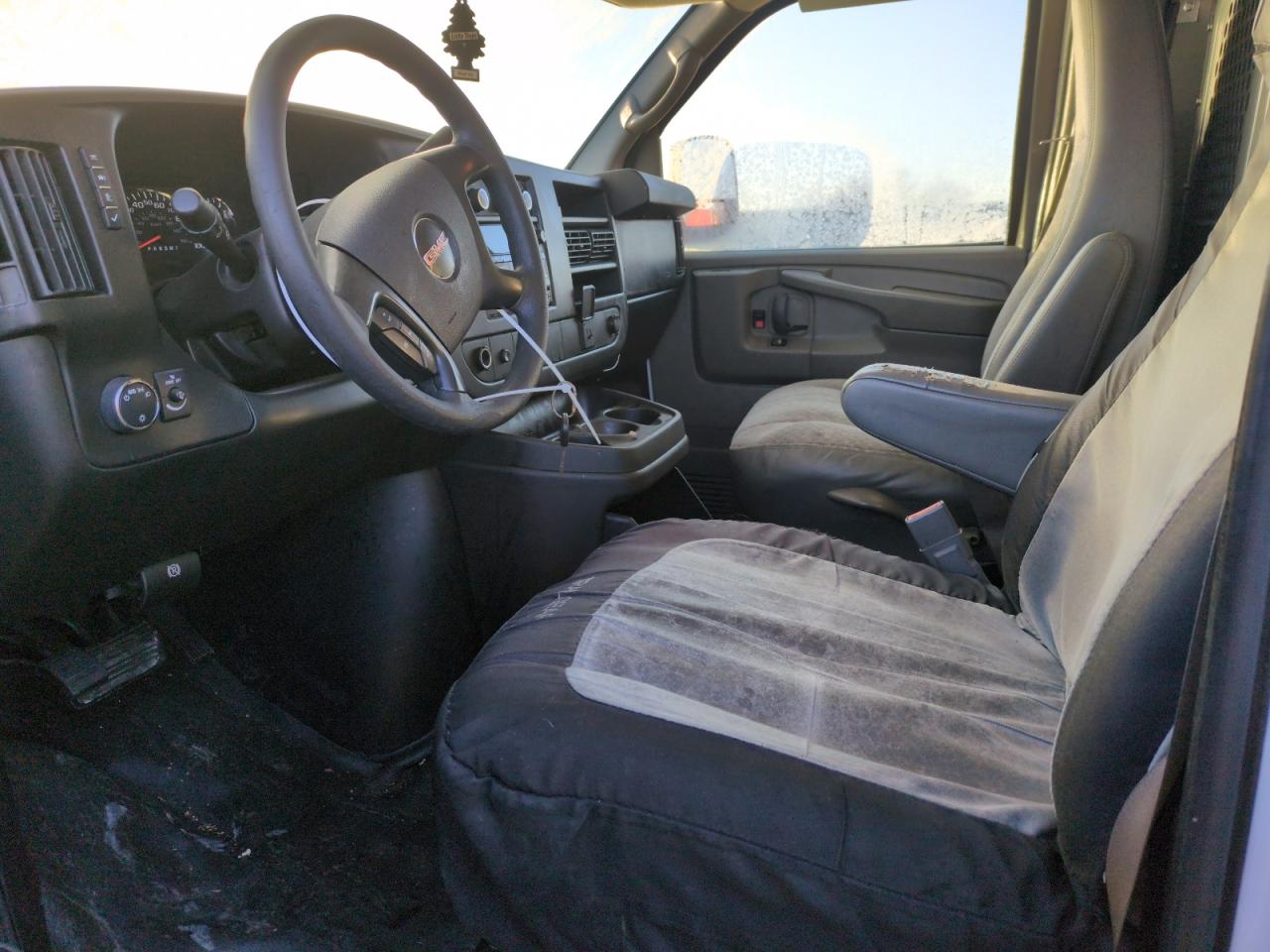 2015 GMC Savana - Image 7