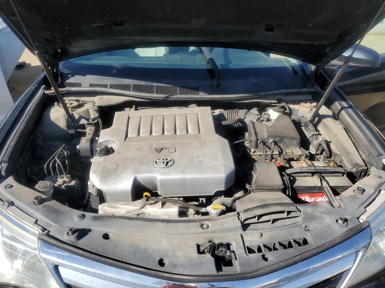 2012 Toyota Camry - Image 11