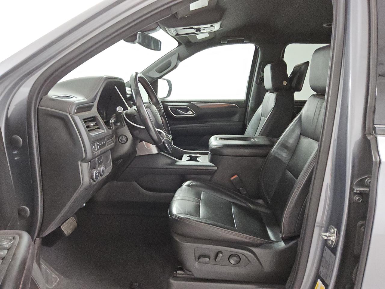2021 Chevrolet Suburban - Image 7