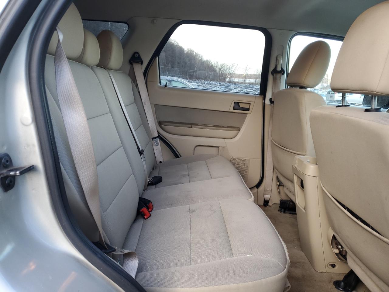 2011 Ford Escape - Image 12