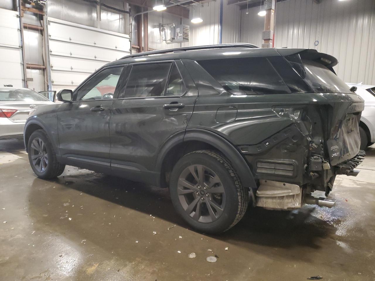 2022 Ford Explorer - Image 2