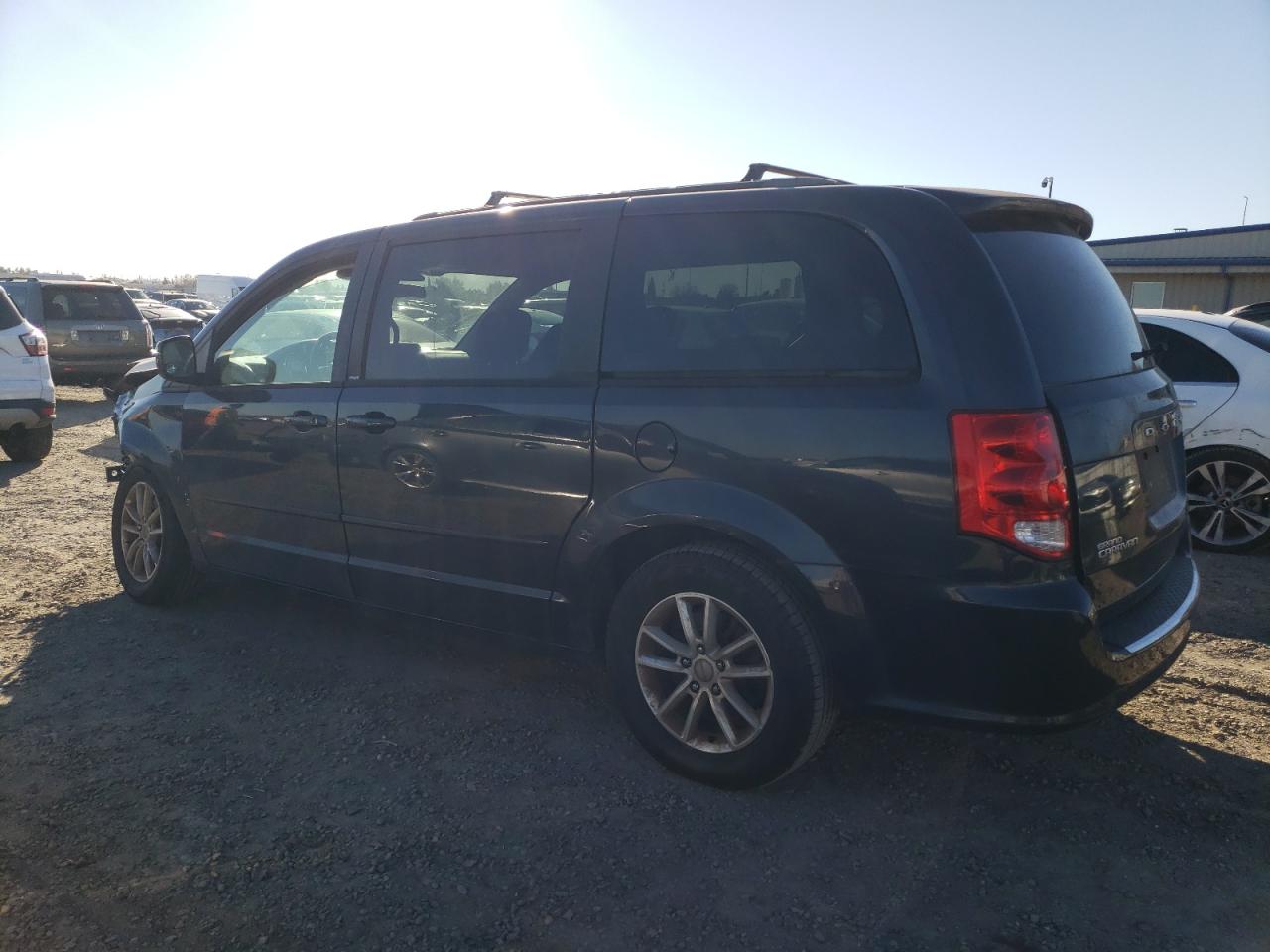 2013 Dodge Caravan - Image 2