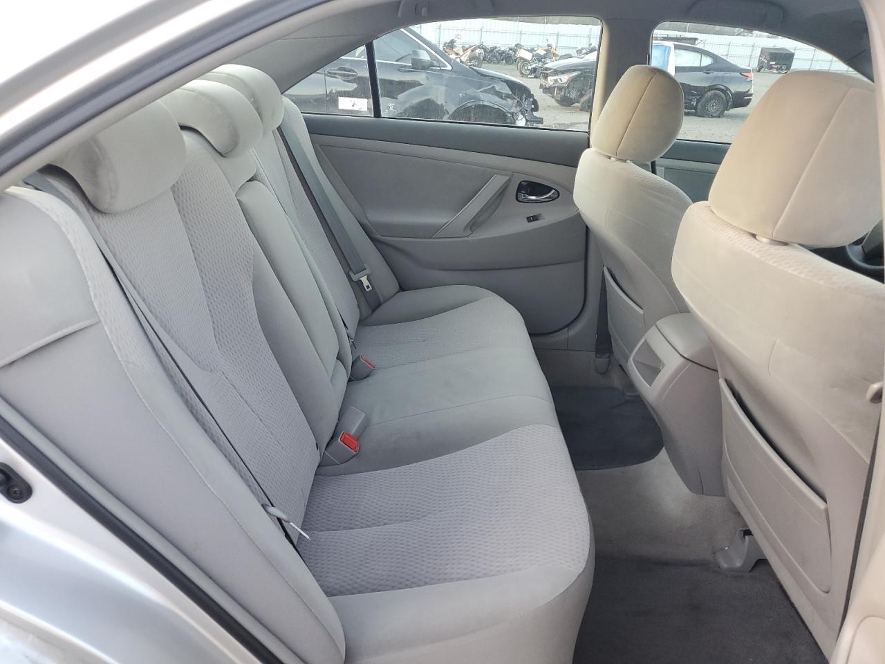 2010 Toyota Camry - Image 10