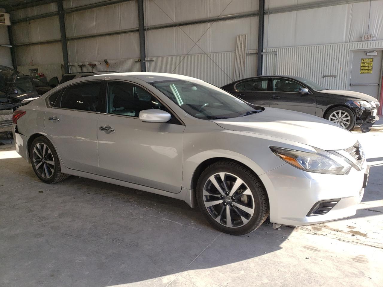 2017 Nissan Altima - Image 4