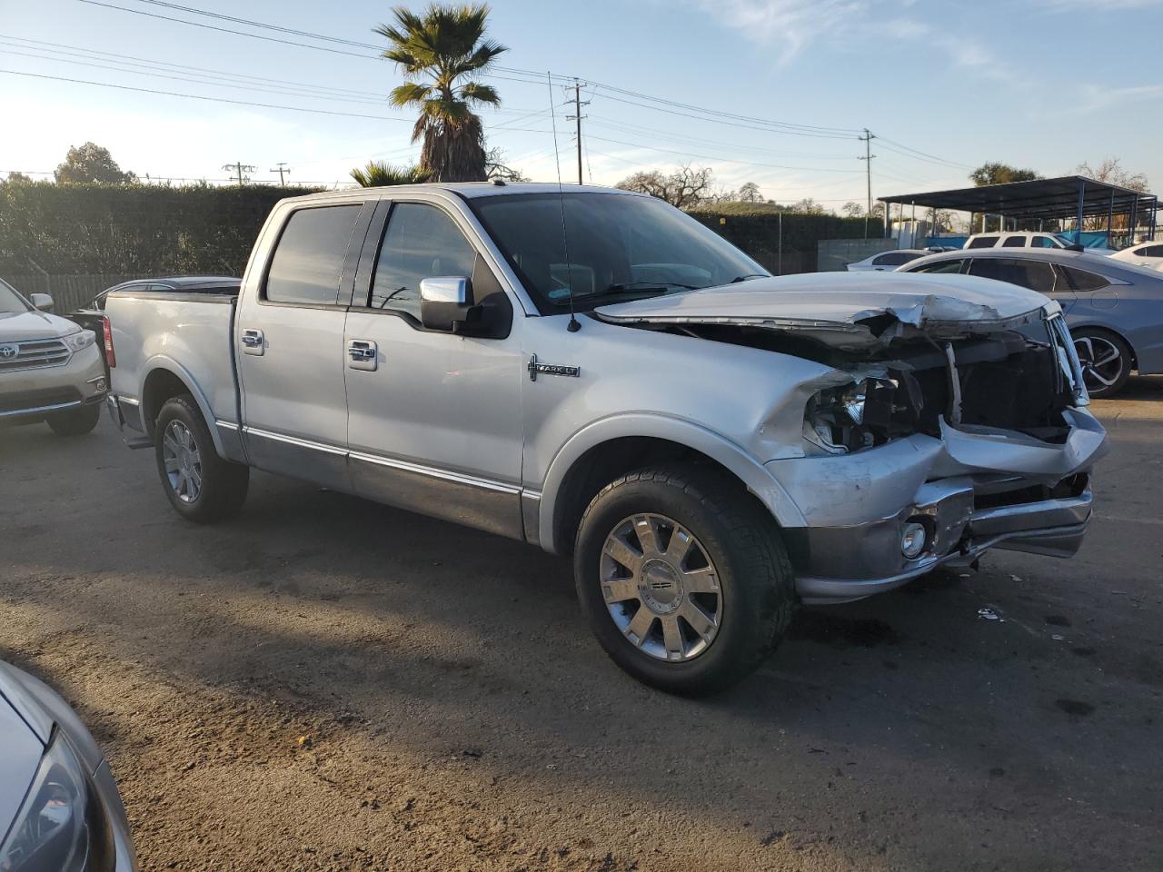 2006 Lincoln Mark LT - Image 4