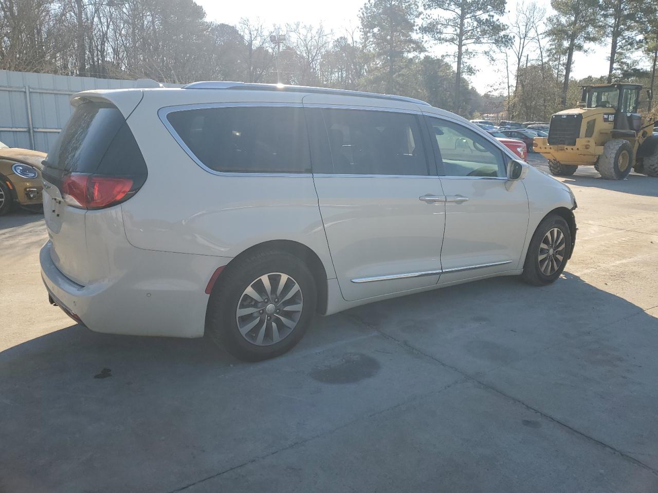 2019 Chrysler Pacifica - Image 3