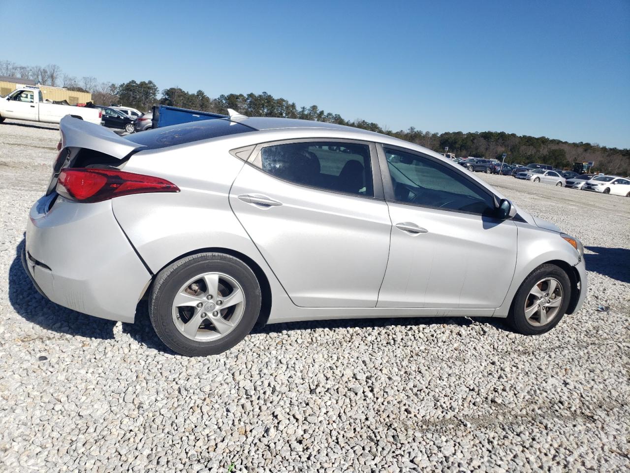 2015 Hyundai Elantra - Image 3