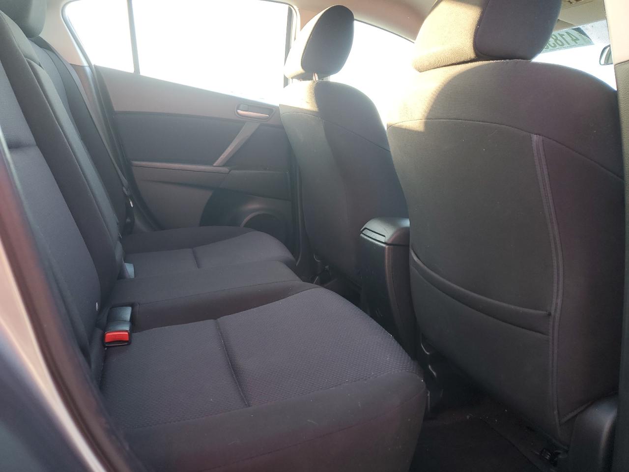 2010 Mazda 3 - Image 10