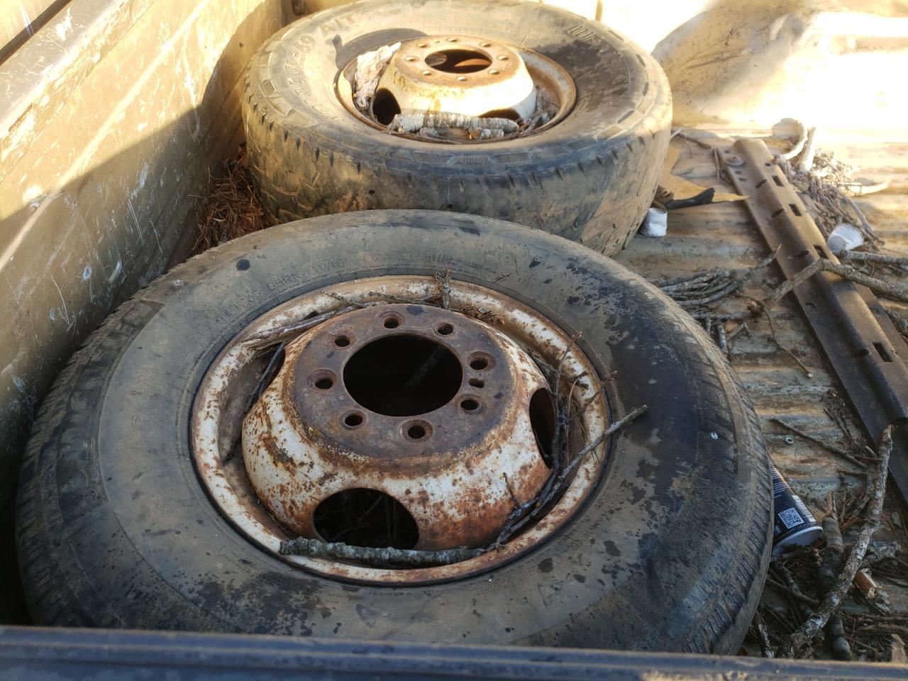 2000 Ford F350 - Image 12