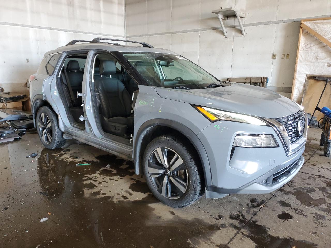 2021 Nissan Rogue - Image 4