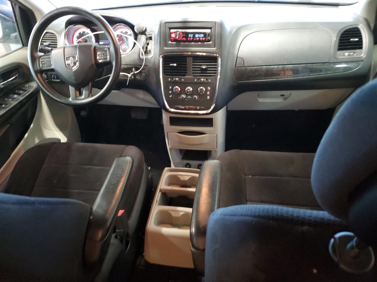 2013 Dodge Caravan - Image 8