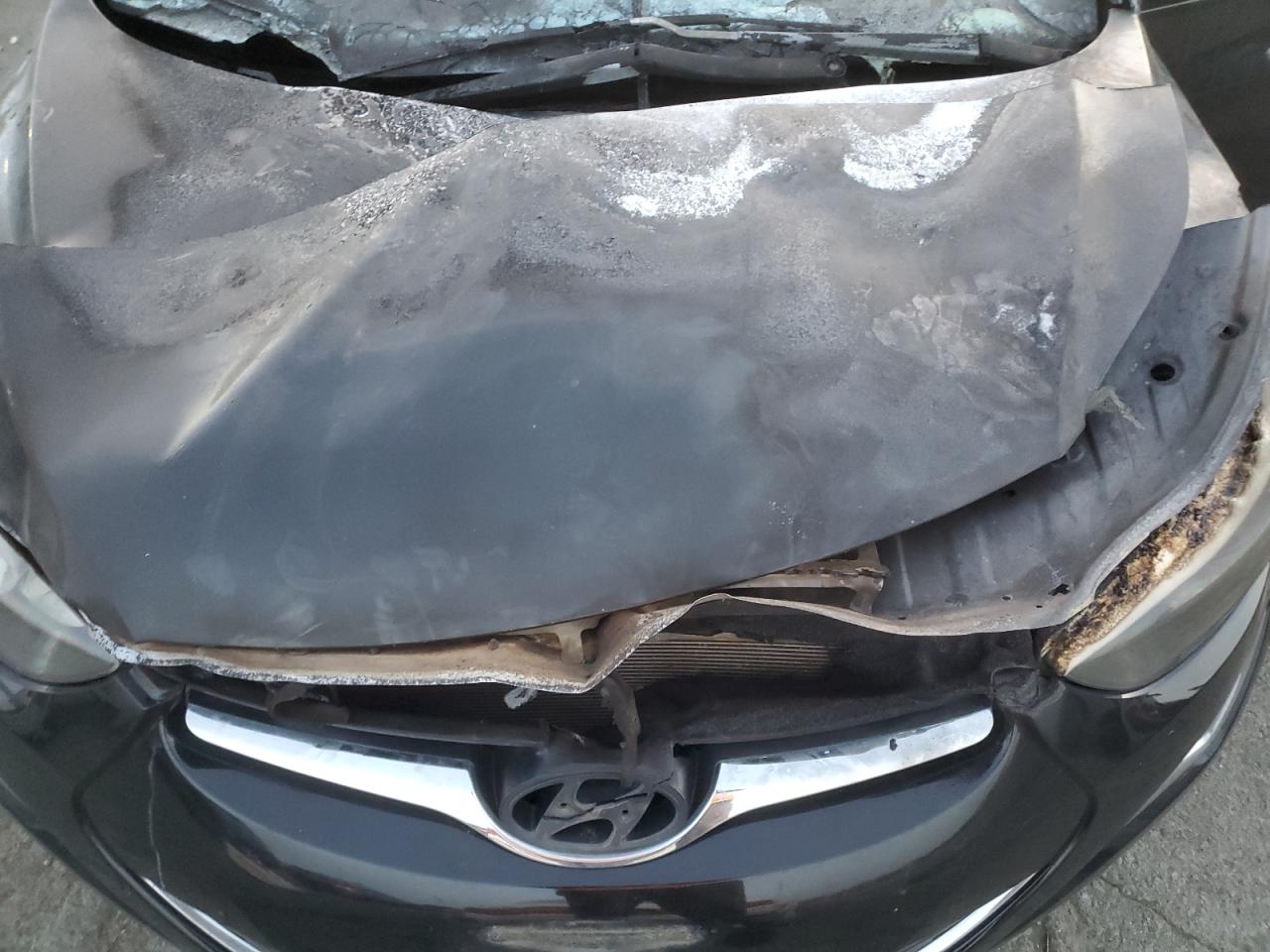 2016 Hyundai Elantra - Image 11