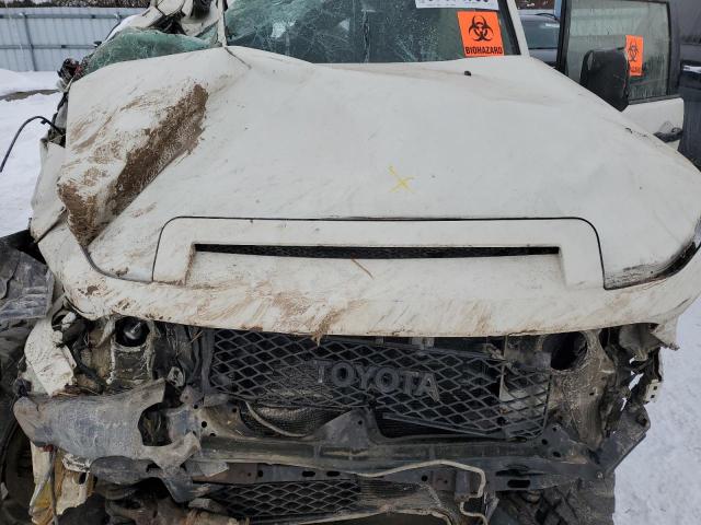 2011 TOYOTA FJ CRUISER 