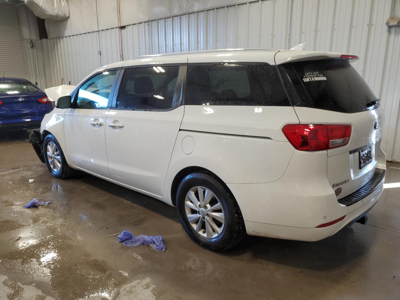 2017 Kia Sedona - Image 2