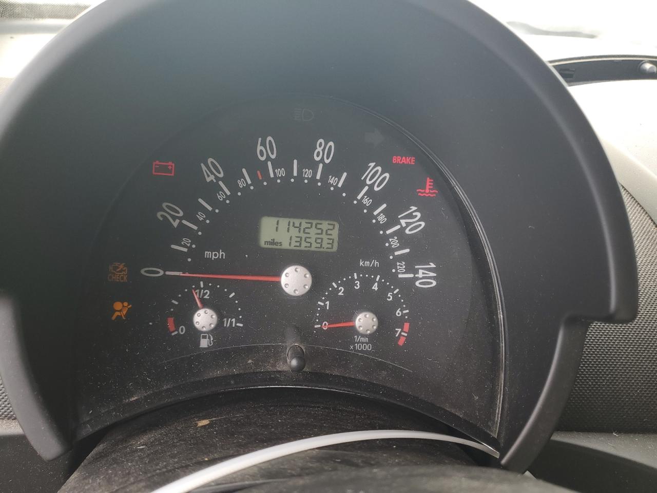 1998 Volkswagen Beetle - Image 9