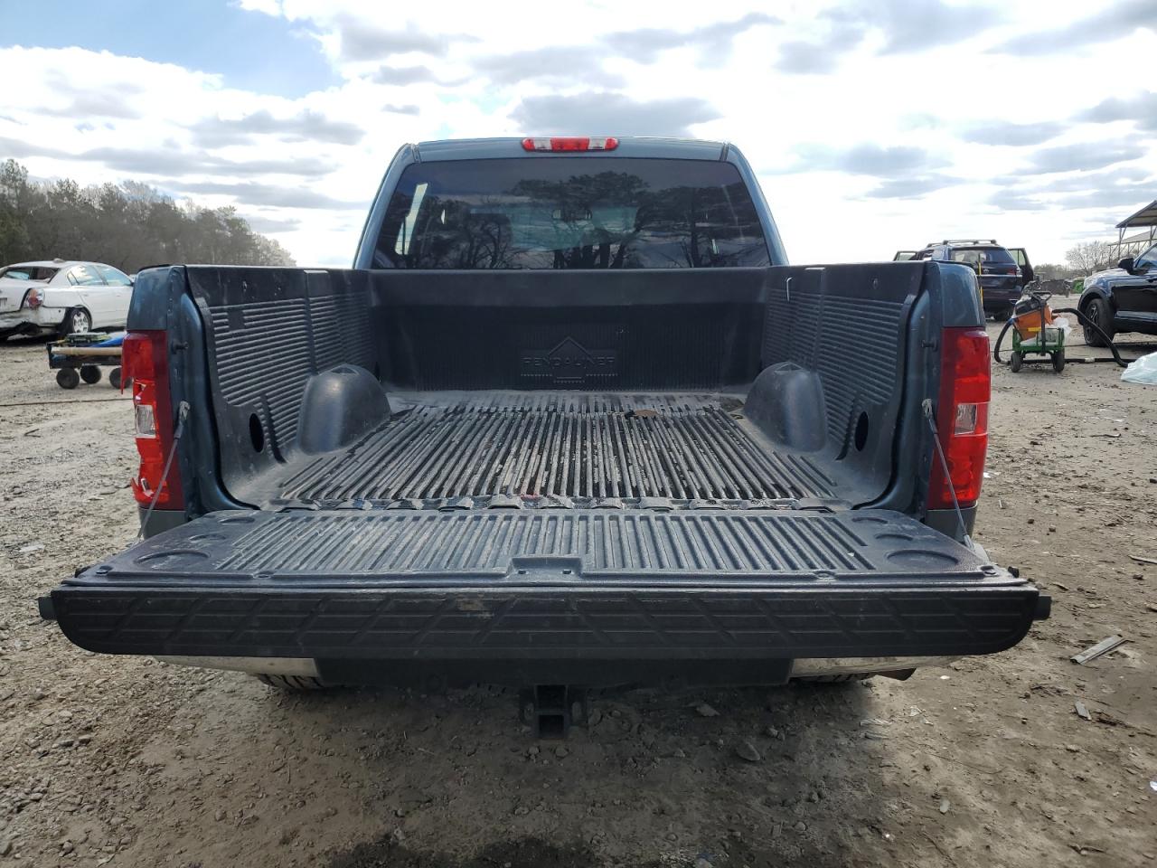 2007 Chevrolet Silverado - Image 6