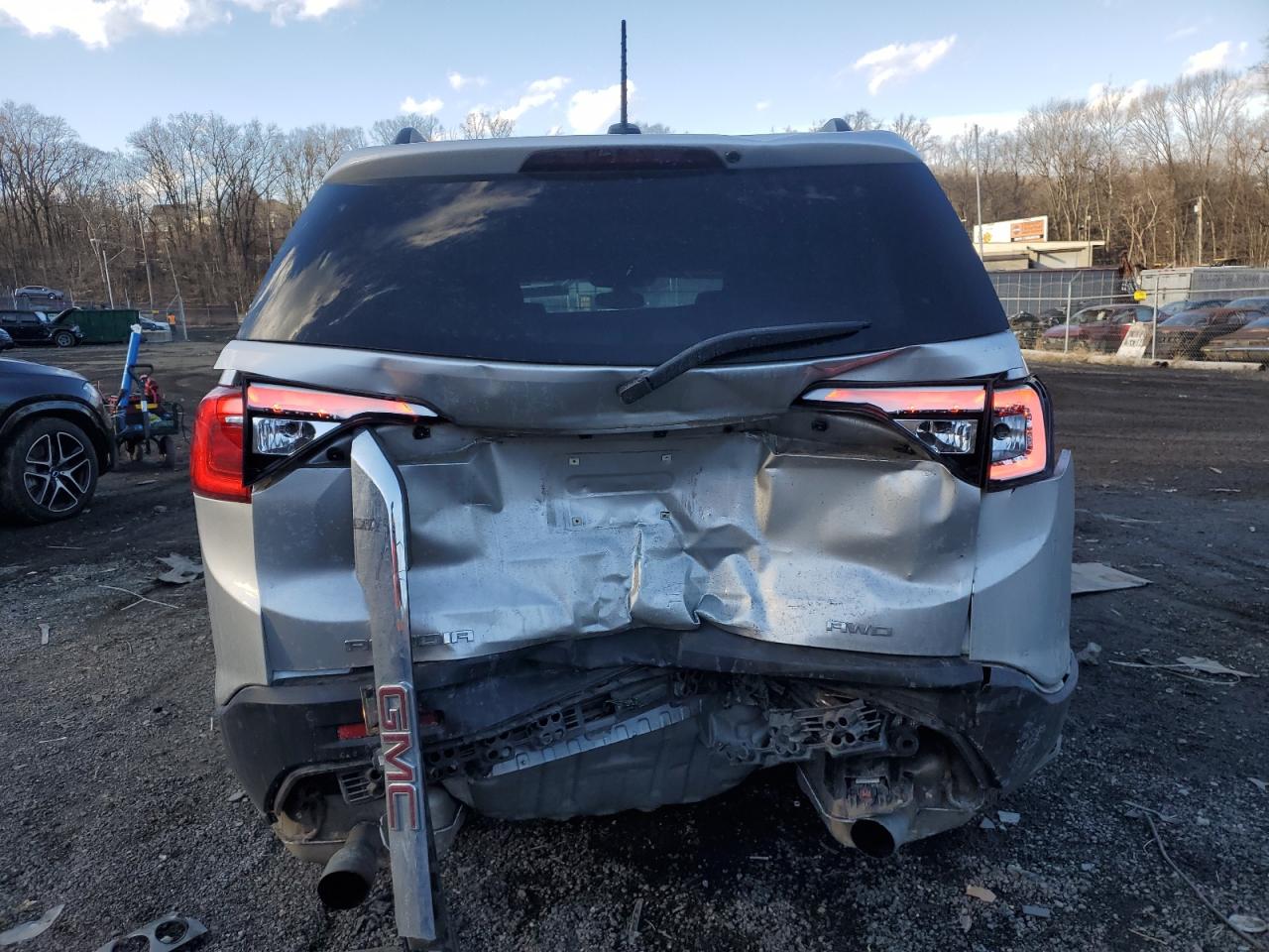 2019 GMC Acadia - Image 6