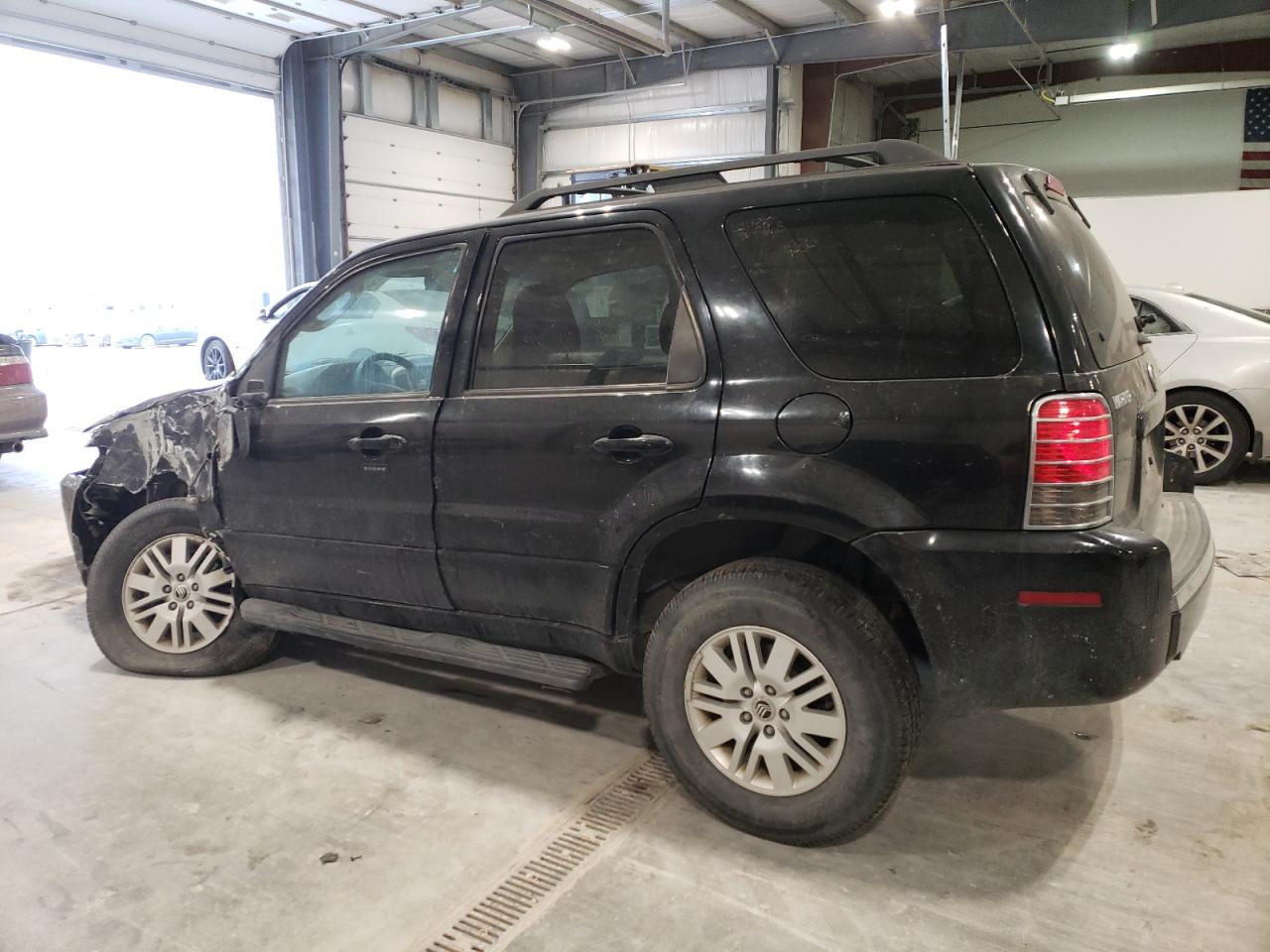 2005 Mercury Mariner - Image 2