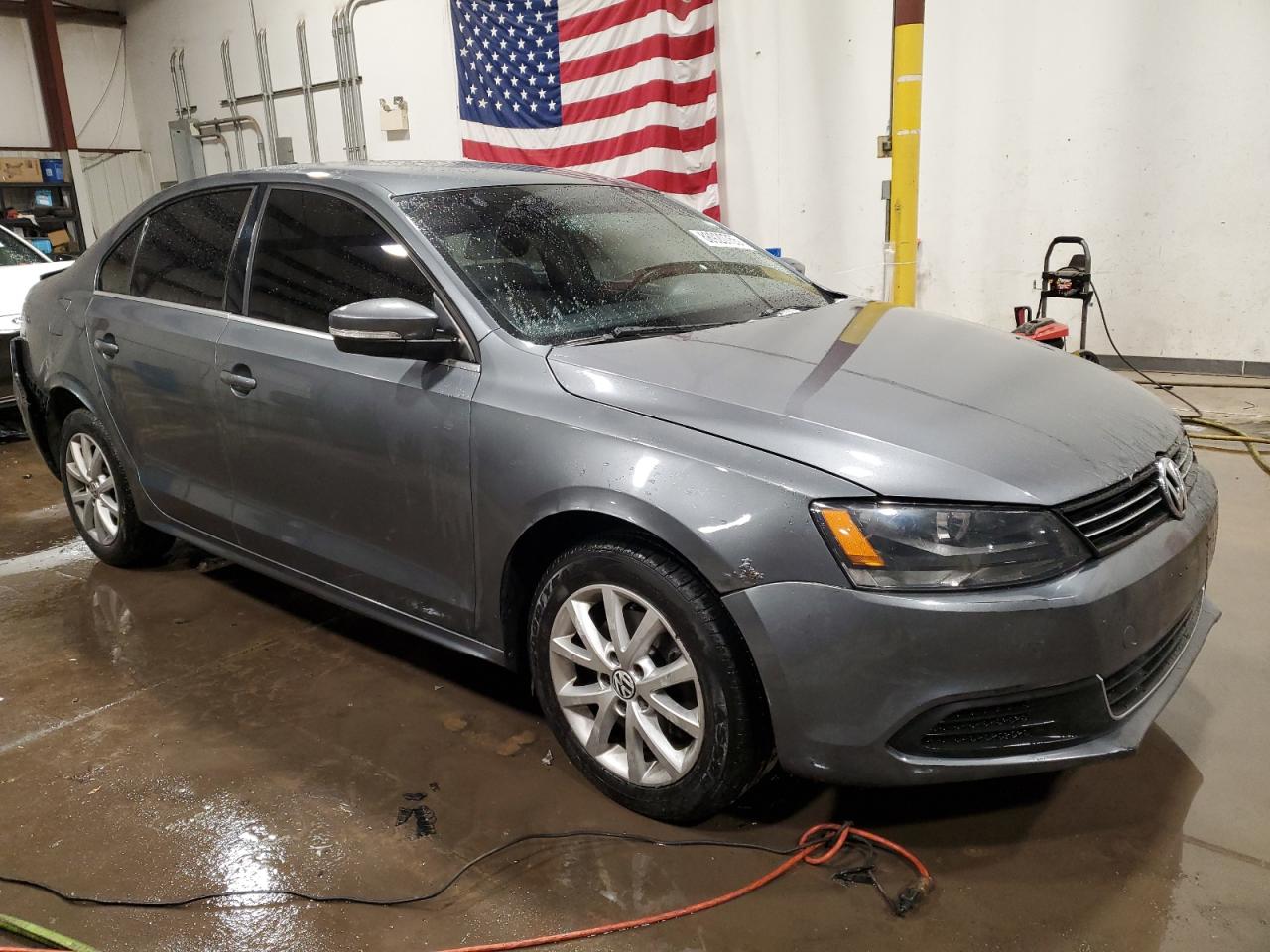2014 Volkswagen Jetta - Image 4