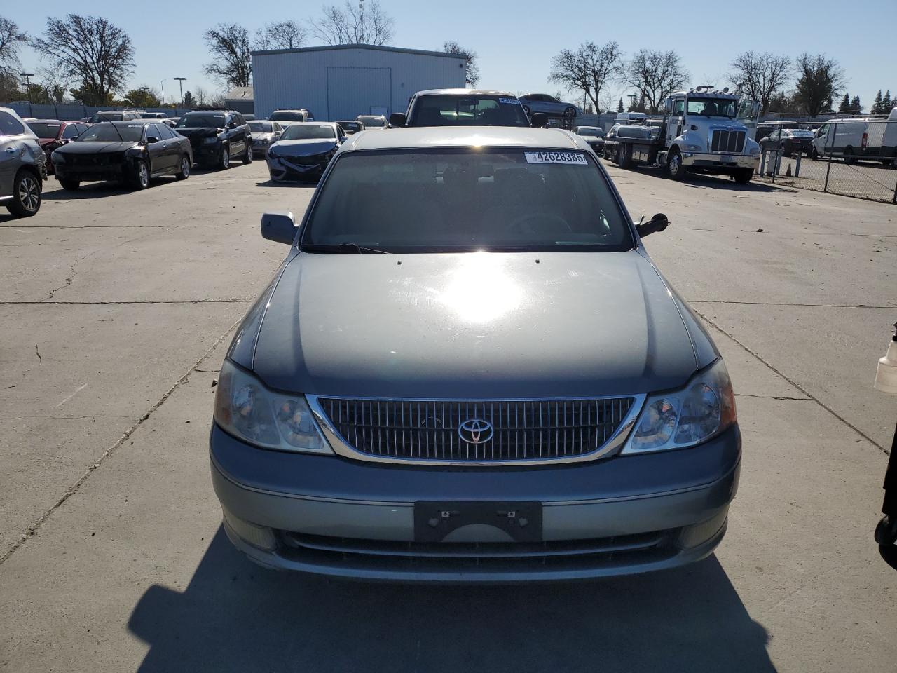 2000 Toyota Avalon - Image 5