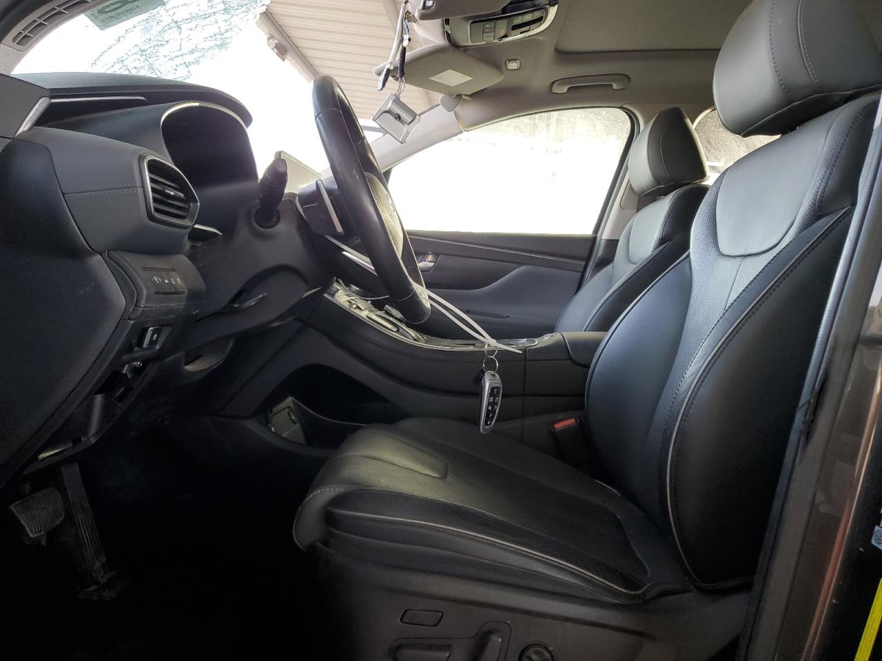 2022 Hyundai Santa Fe - Image 7