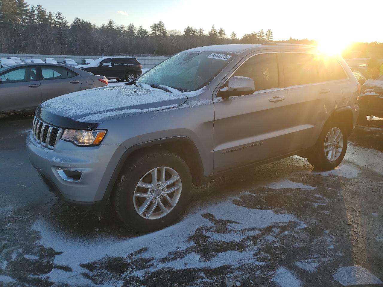 2017 Jeep Grand Cherokee - Image 1