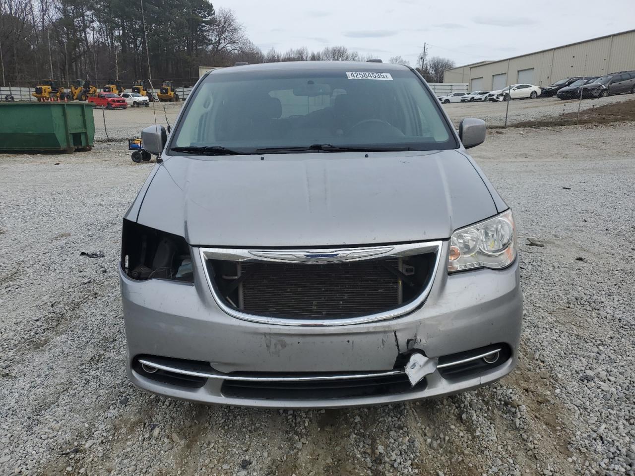 2016 Chrysler Town & Country - Image 5