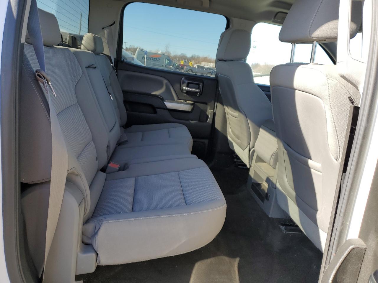 2015 Chevrolet Silverado - Image 10