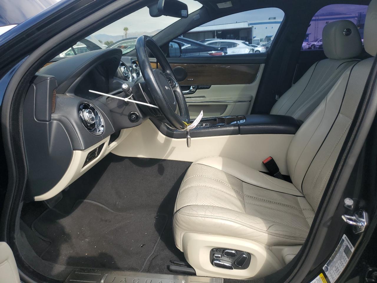 2013 Jaguar XJ - Image 7