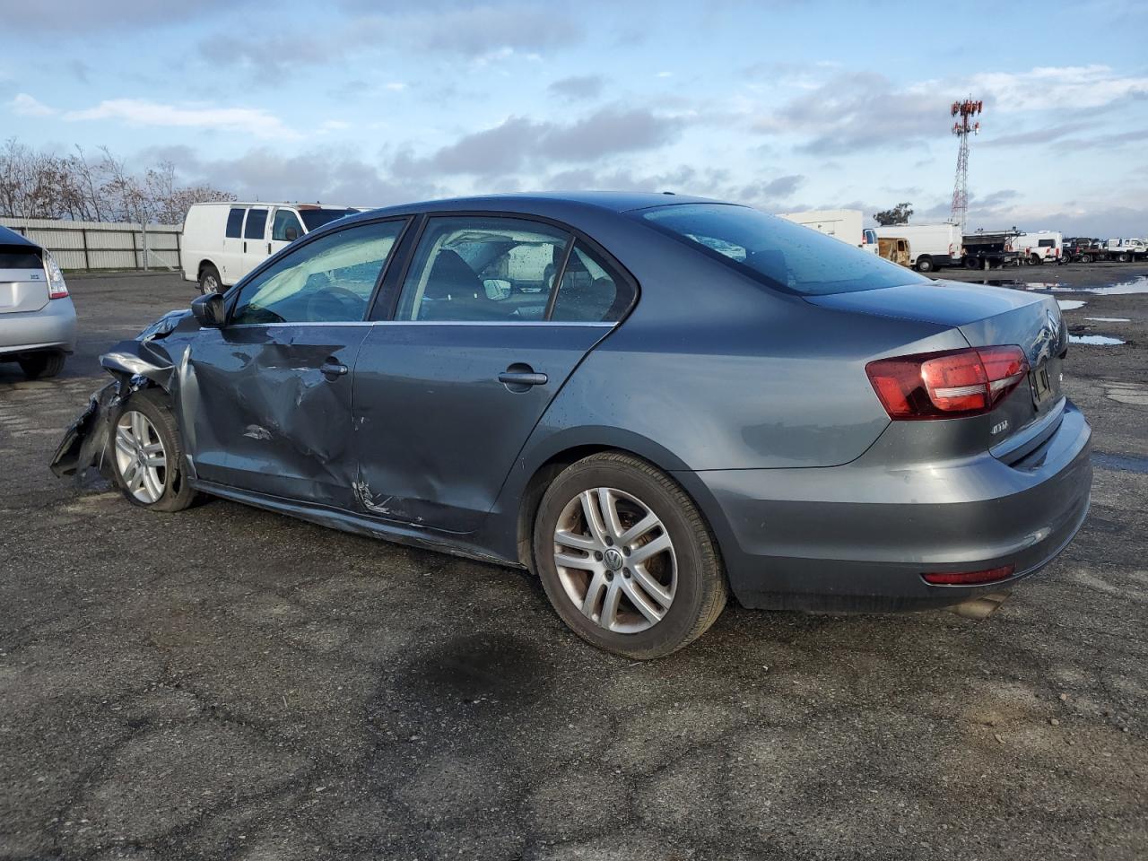 2017 Volkswagen Jetta - Image 2