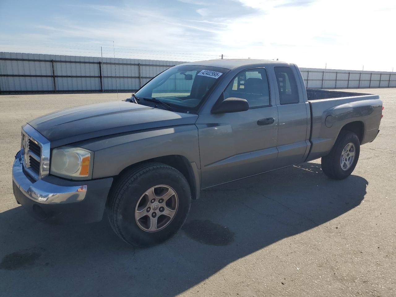 2005 Dodge Dakota - Image 1