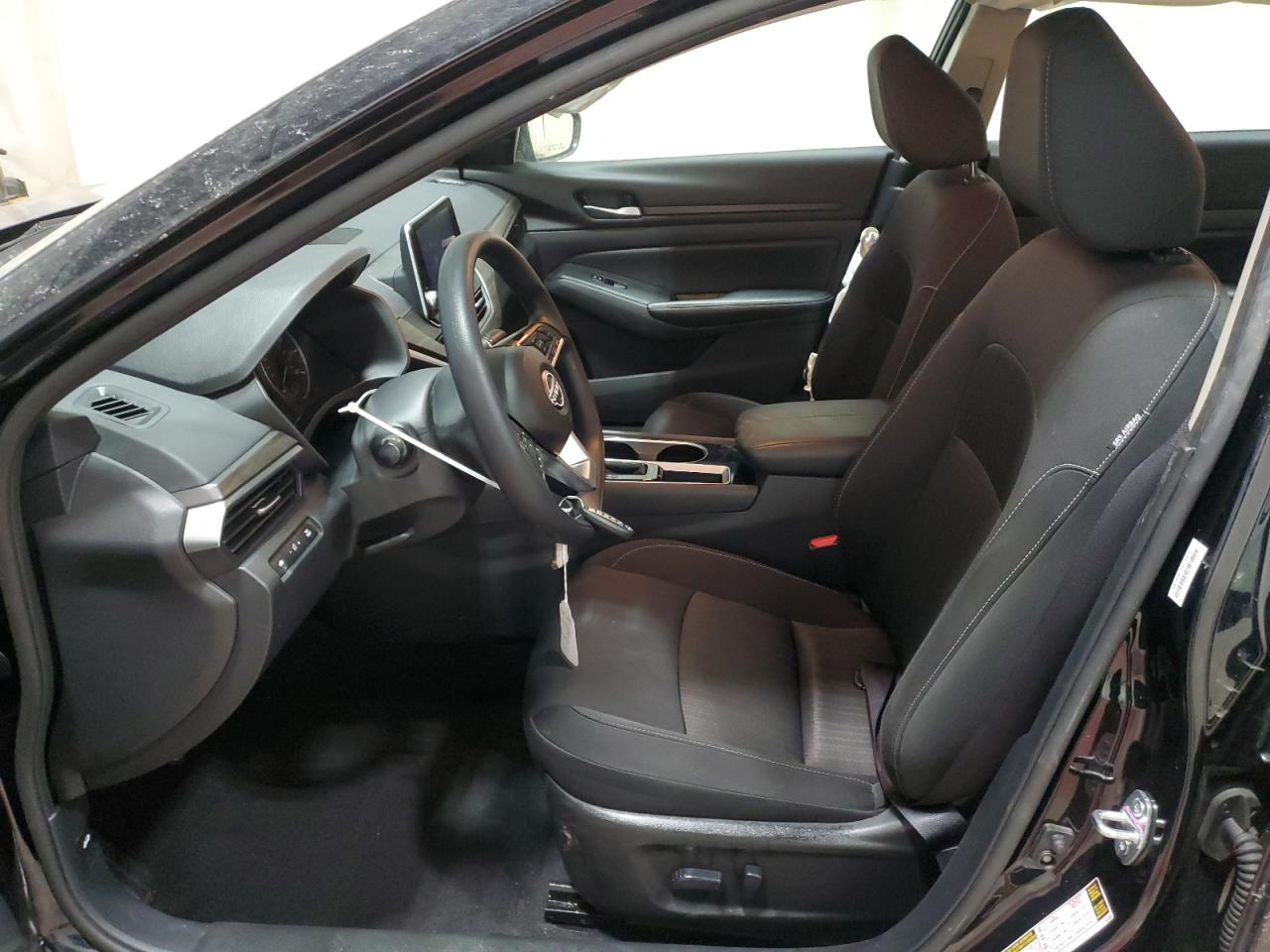 2024 Nissan Altima - Image 7