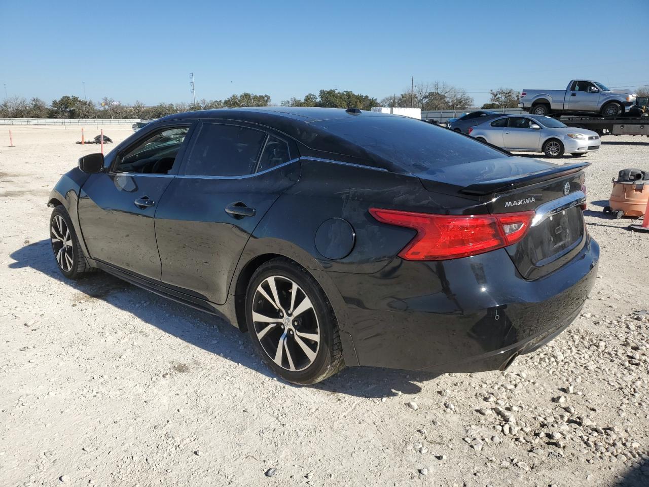 2018 Nissan Maxima - Image 2