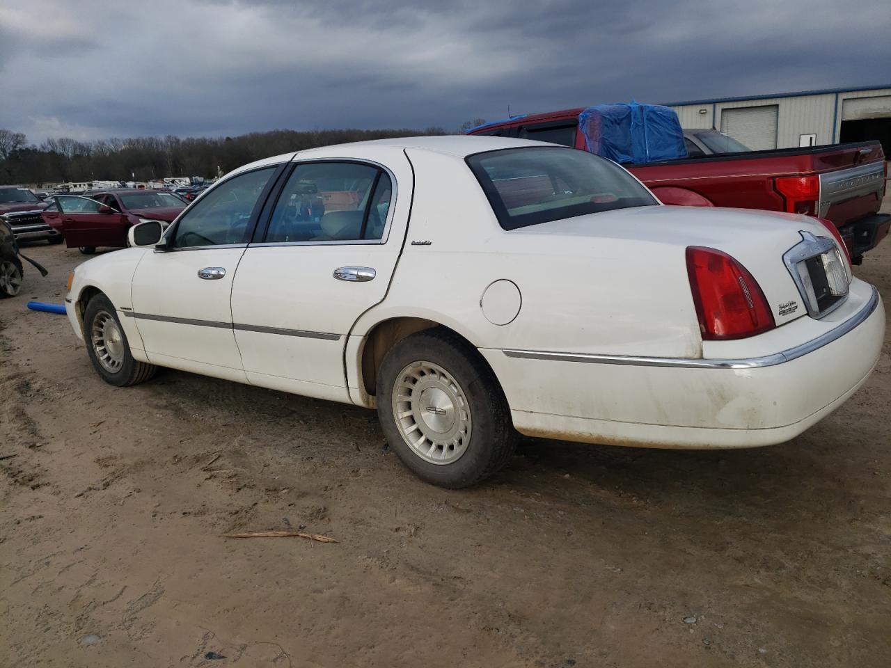1998 Lincoln Town Car - Image 2