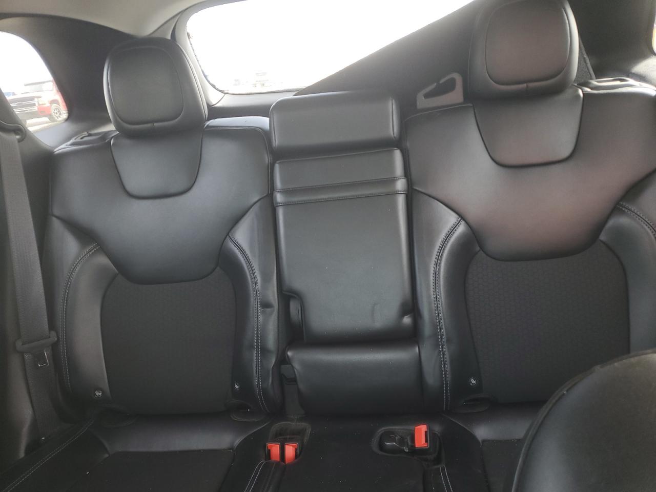 2019 Jeep Grand Cherokee - Image 10