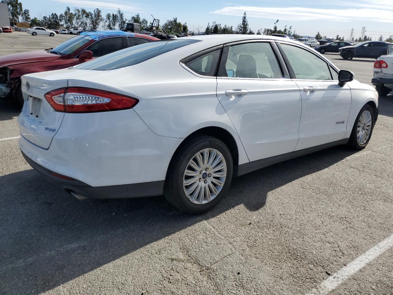 VIN 3FA6P0UU7GR329054 2016 FORD FUSION no.3