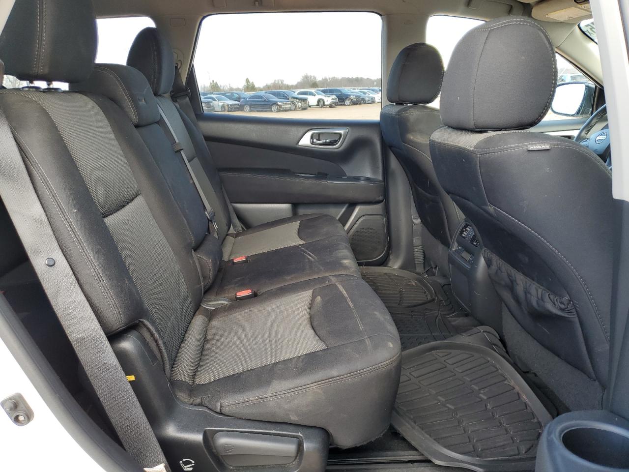 2017 Nissan Pathfinder - Image 11