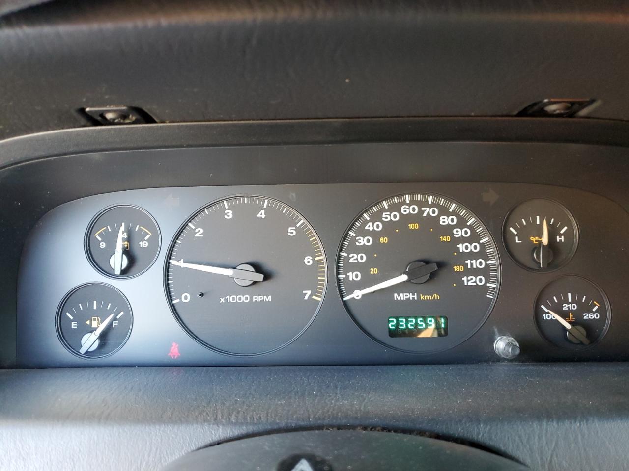 2003 Jeep Grand Cherokee - Image 9