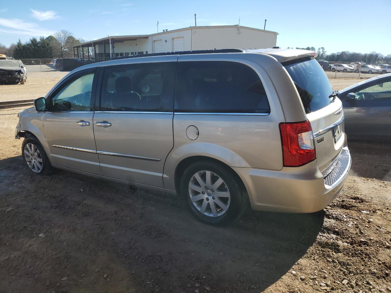 2015 Chrysler Town & Country - Image 2