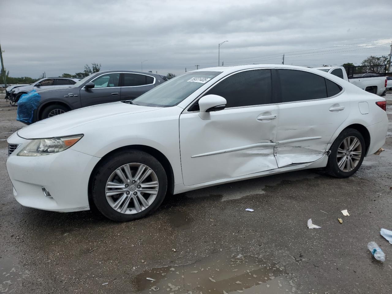2015 Lexus ES - Image 1