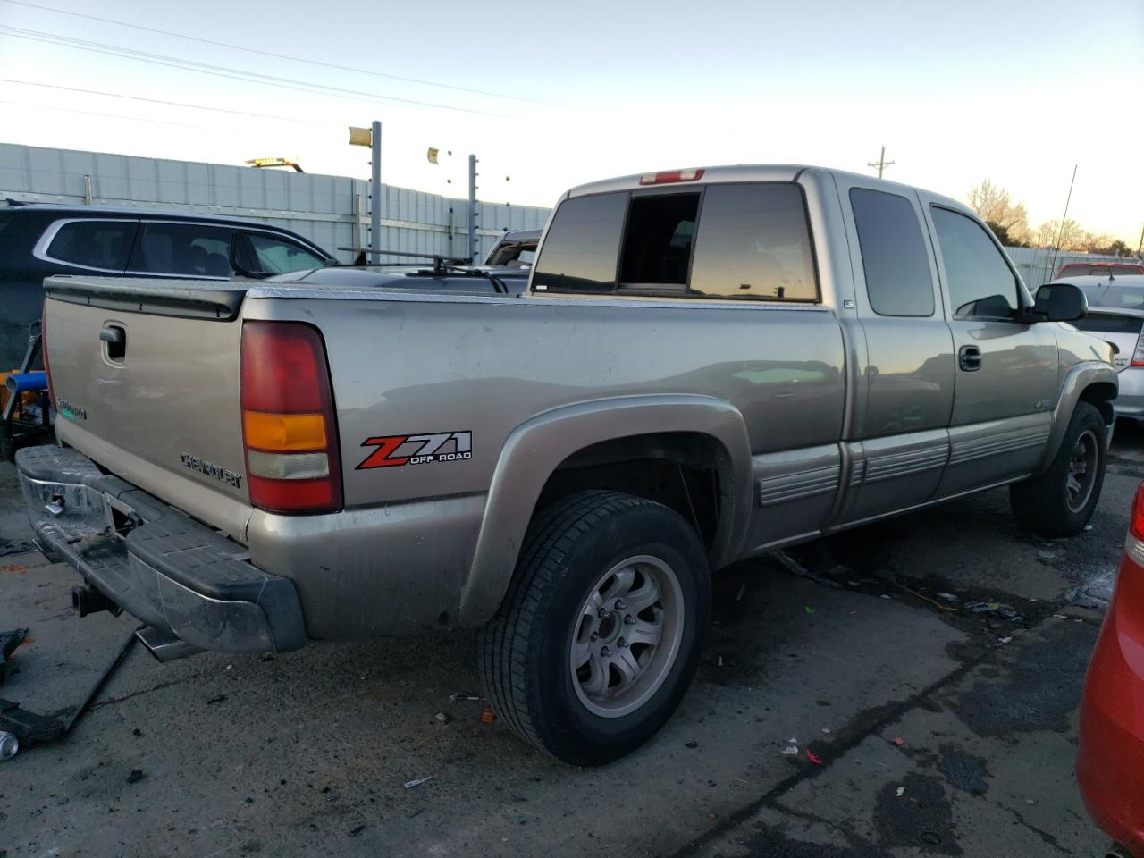 2000 Chevrolet Silverado - Image 3