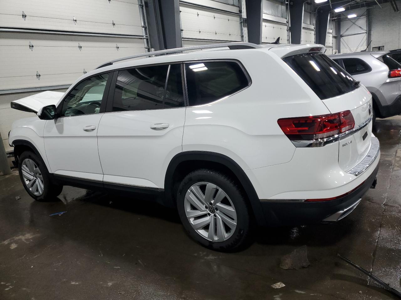 2021 Volkswagen Atlas - Image 2