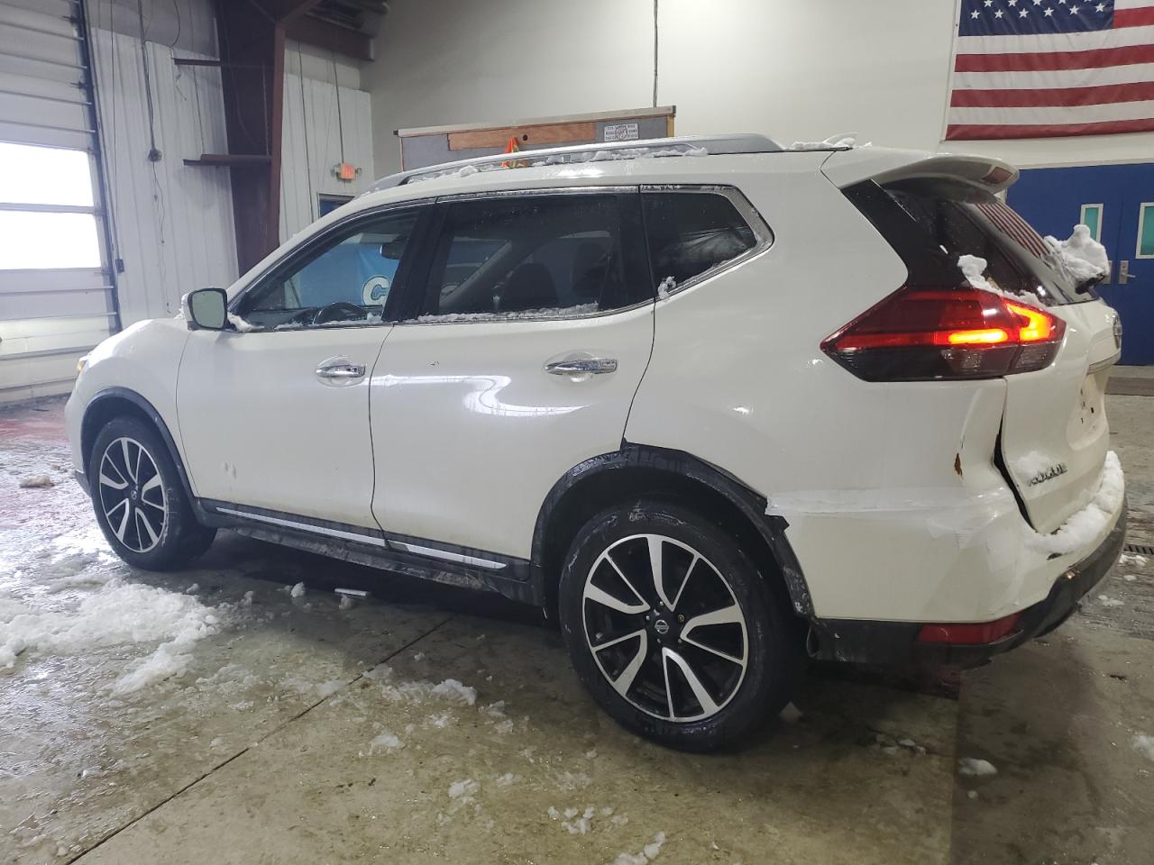2017 Nissan Rogue - Image 2