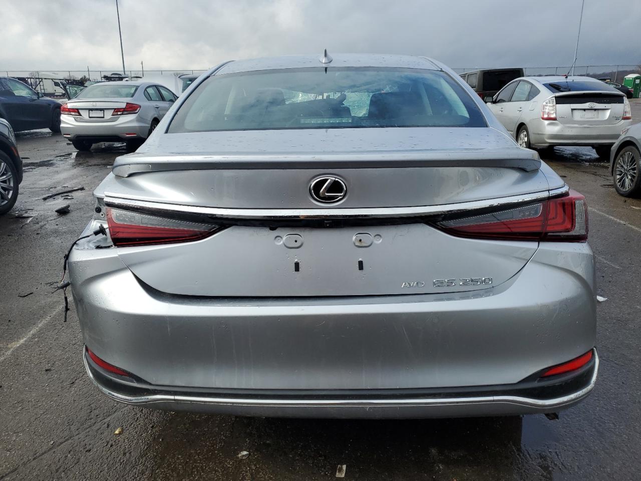 2022 Lexus ES - Image 6