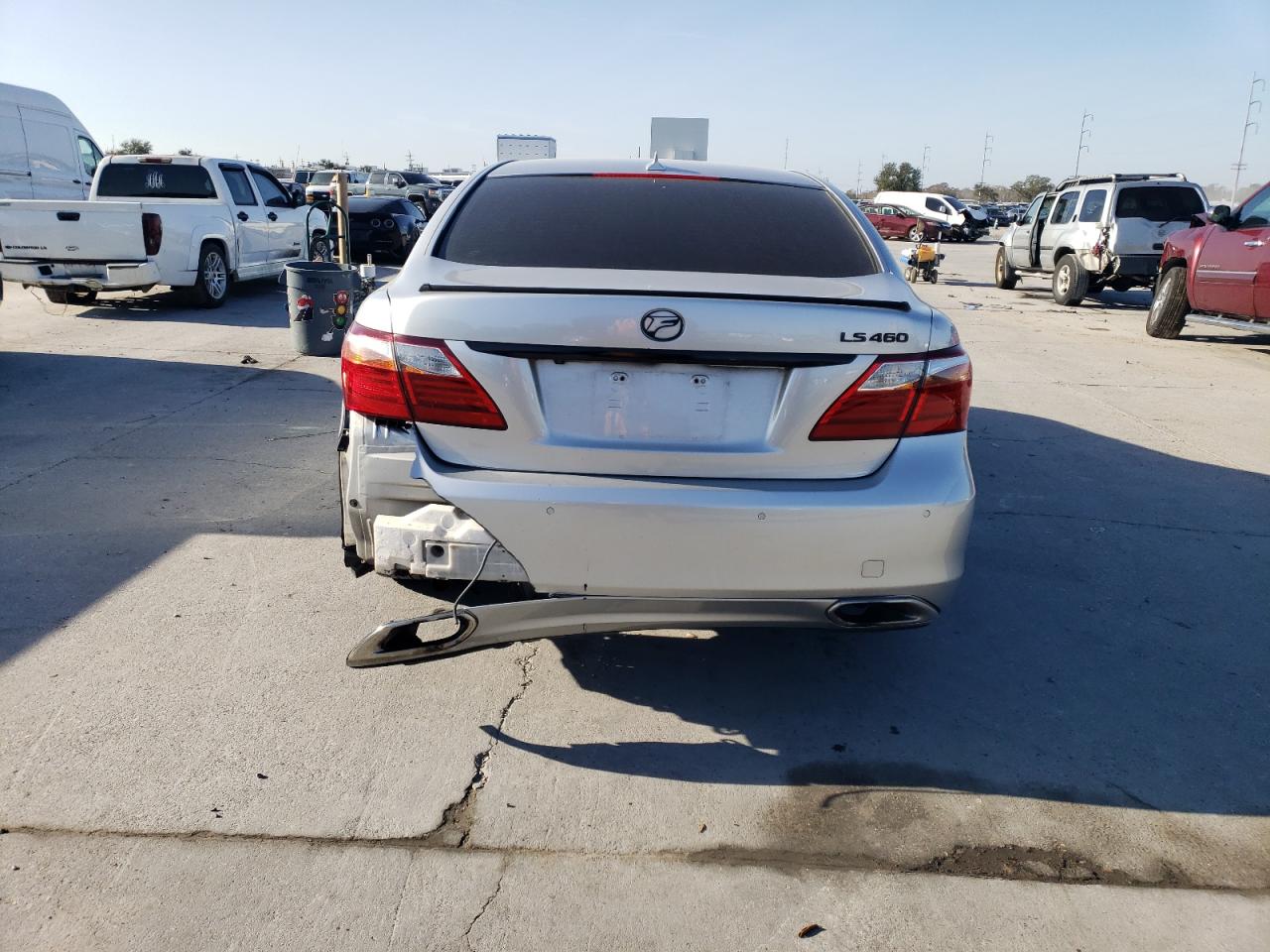 2011 Lexus LS - Image 6