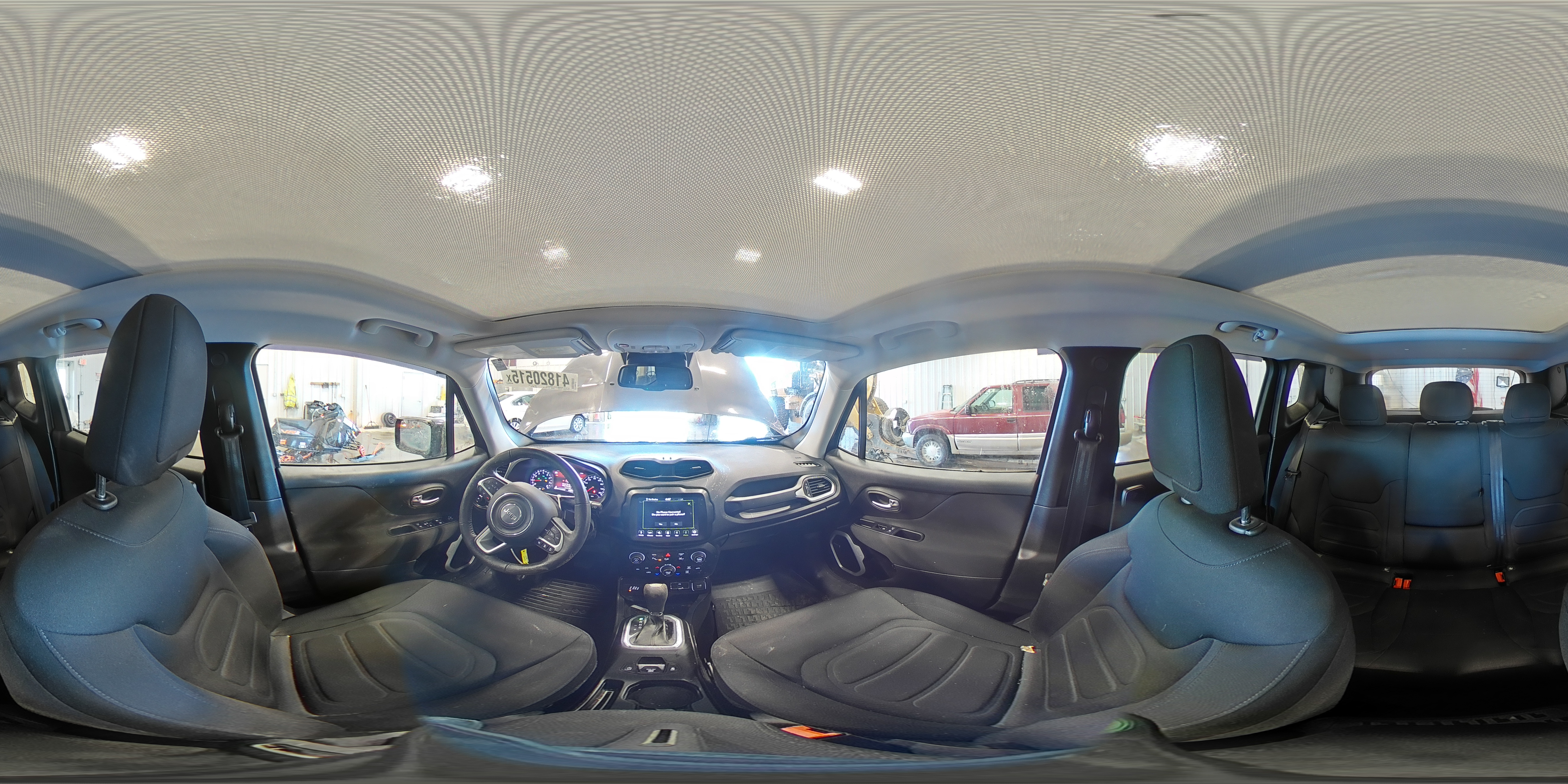 2021 Jeep Renegade - Image 15