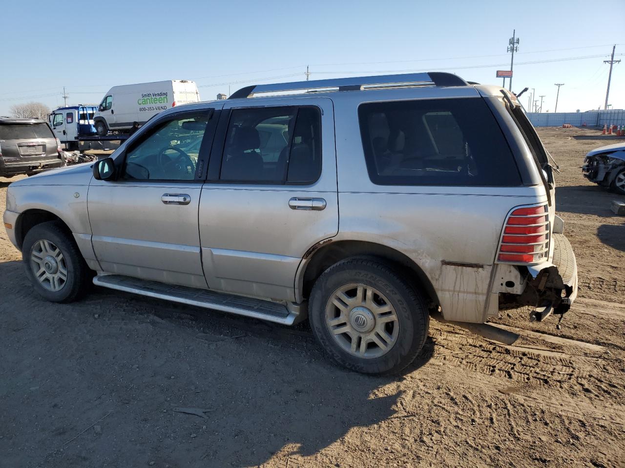 2005 Mercury Mountaineer - Image 2