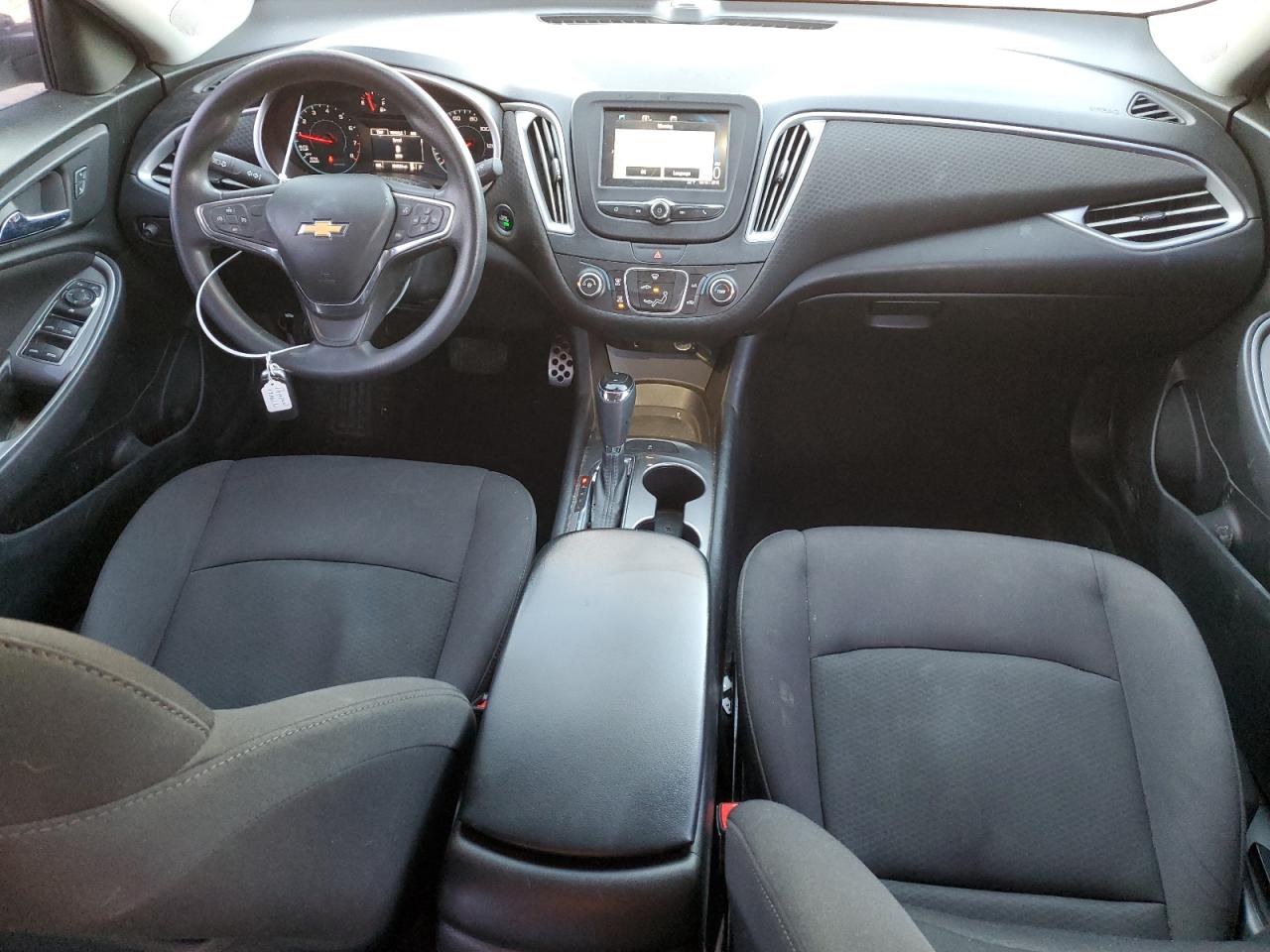 2017 Chevrolet Malibu - Image 8
