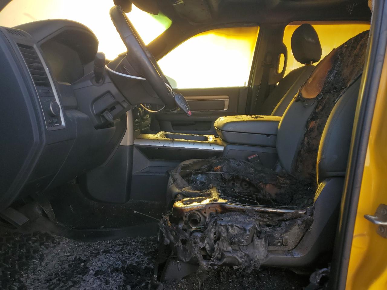 2016 RAM 1500 - Image 7